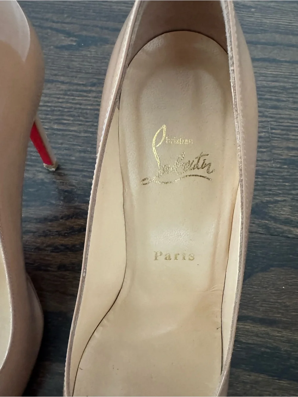 Christian Louboutin Nude Patent Round-Toe Simple Pumps 100